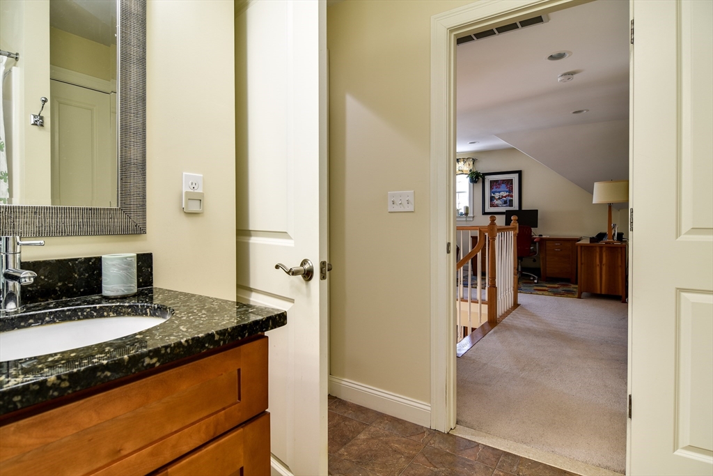 32 Garett Way, Unit 32 Holliston, MA 01746 - Photo 20 of 26