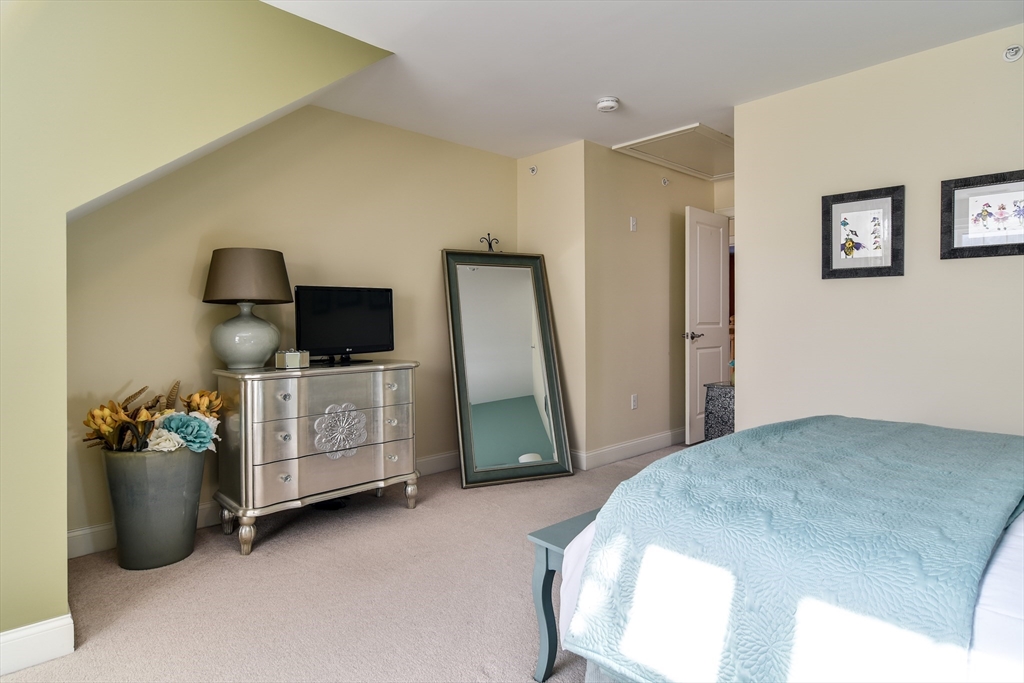 32 Garett Way, Unit 32 Holliston, MA 01746 - Photo 23 of 26