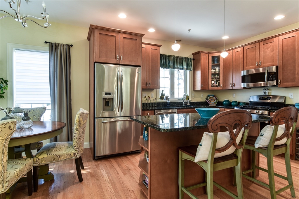 32 Garett Way, Unit 32 Holliston, MA 01746 - Photo 5 of 26