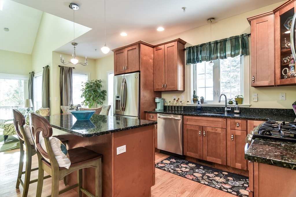 32 Garett Way, Unit 32 Holliston, MA 01746 - Photo 6 of 26