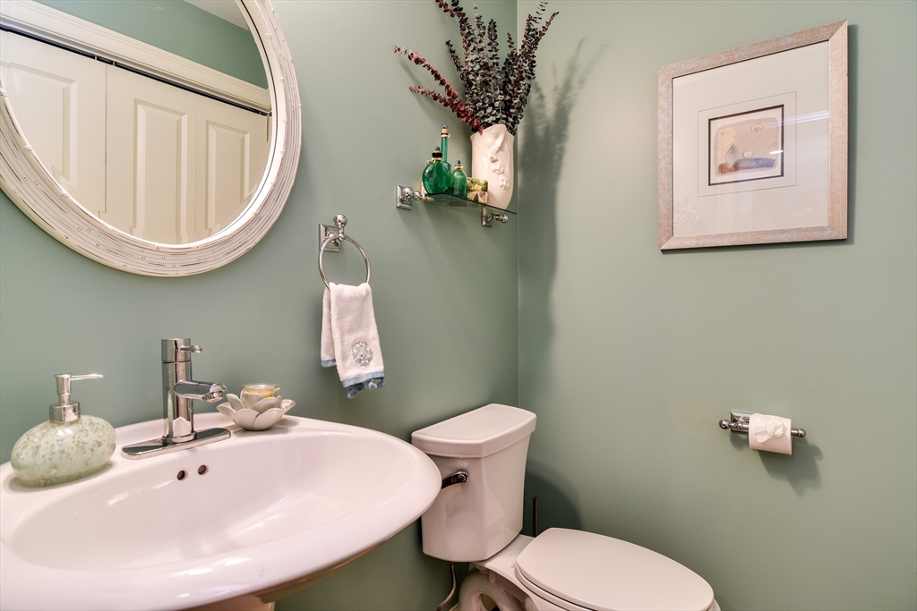 32 Garett Way, Unit 32 Holliston, MA 01746 - Photo 9 of 26