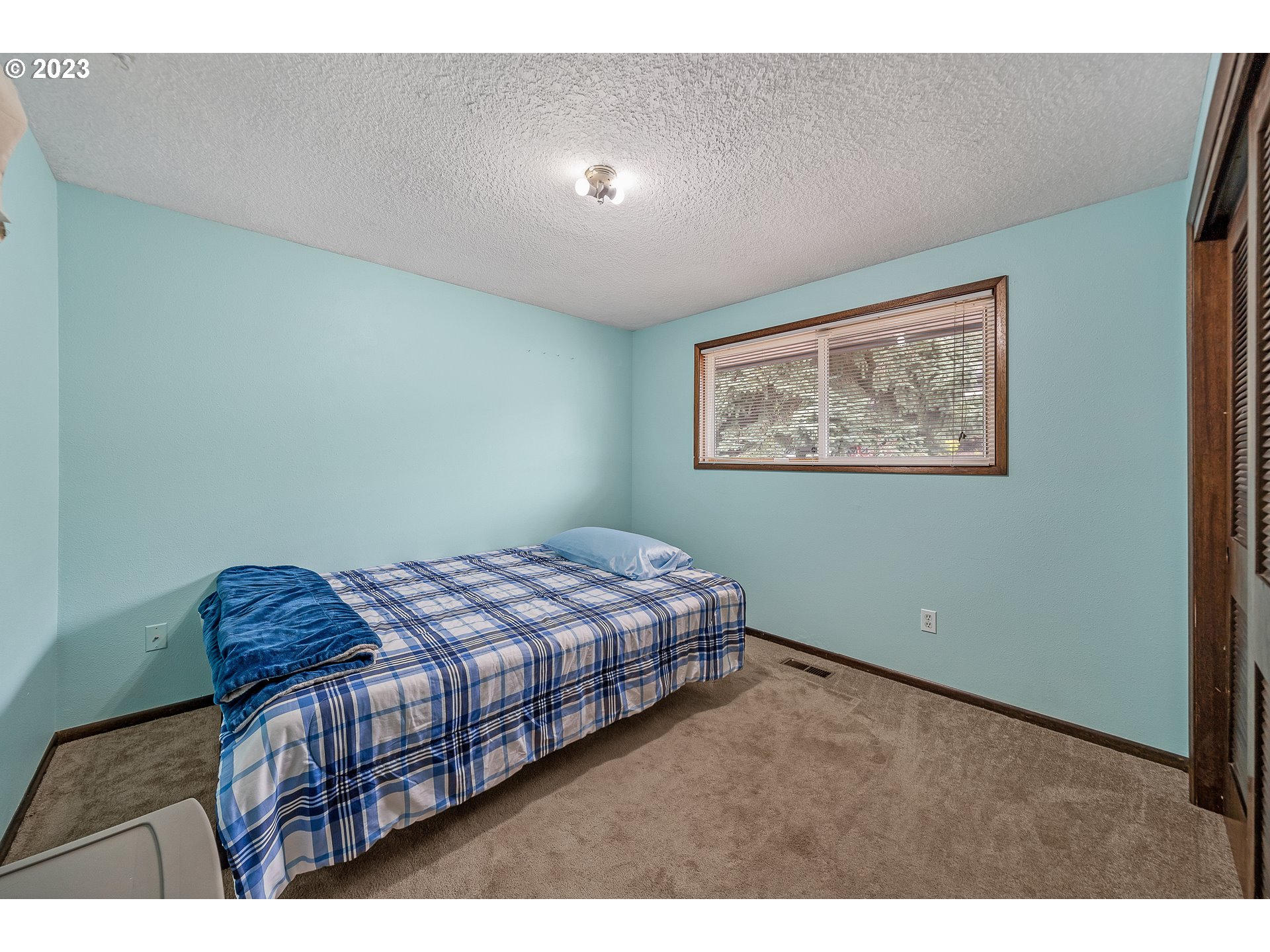 7550 Ridge Drive Gladstone, OR 97027 - Photo 19 of 30 Bedroom