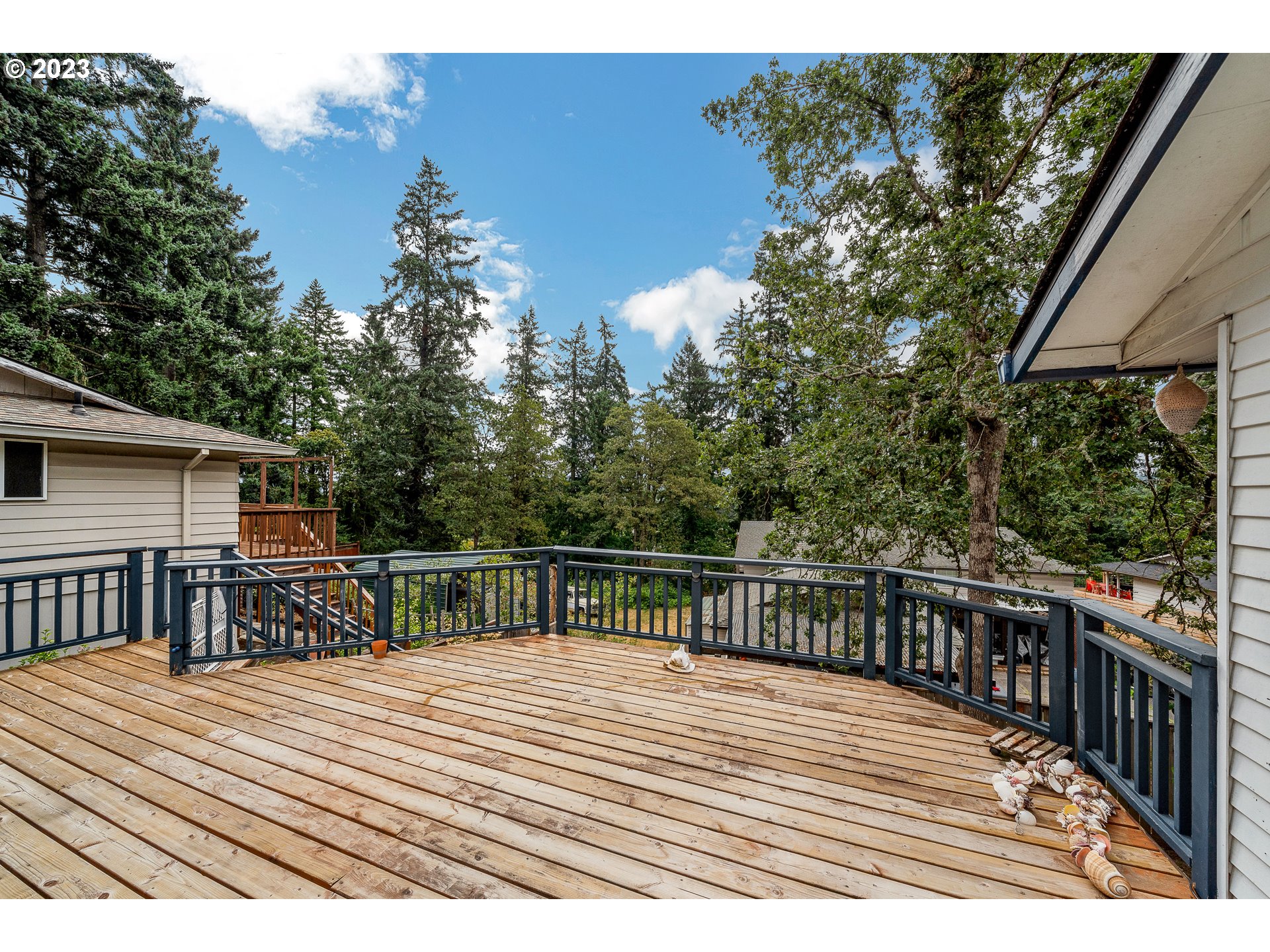7550 Ridge Drive Gladstone, OR 97027 - Photo 25 of 30 Deck