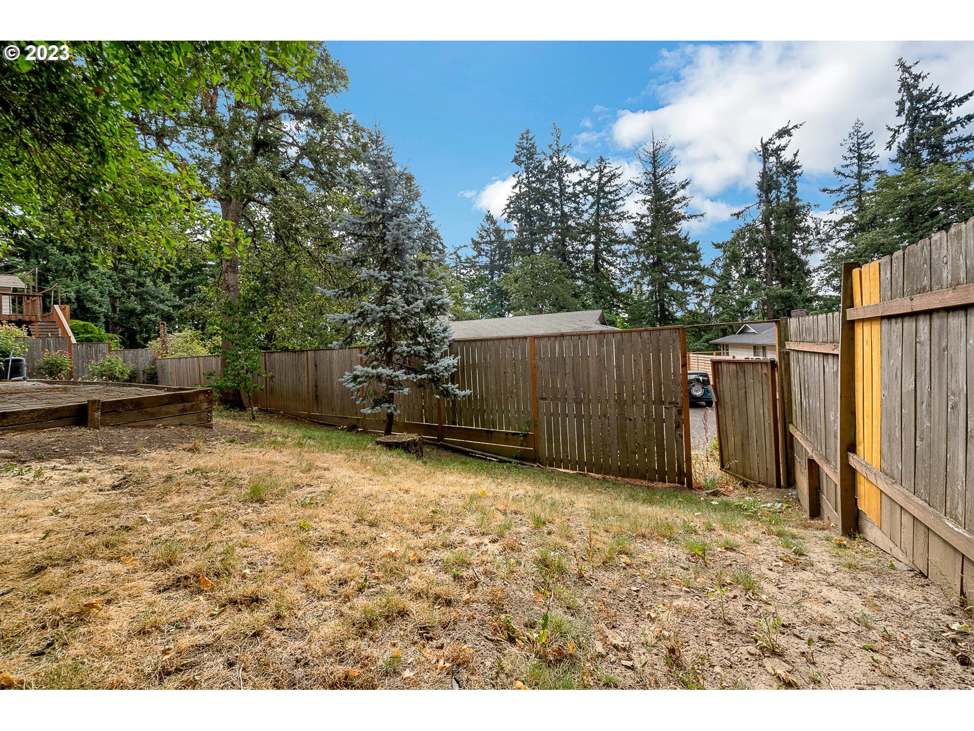 7550 Ridge Drive Gladstone, OR 97027 - Photo 27 of 30 Backyard