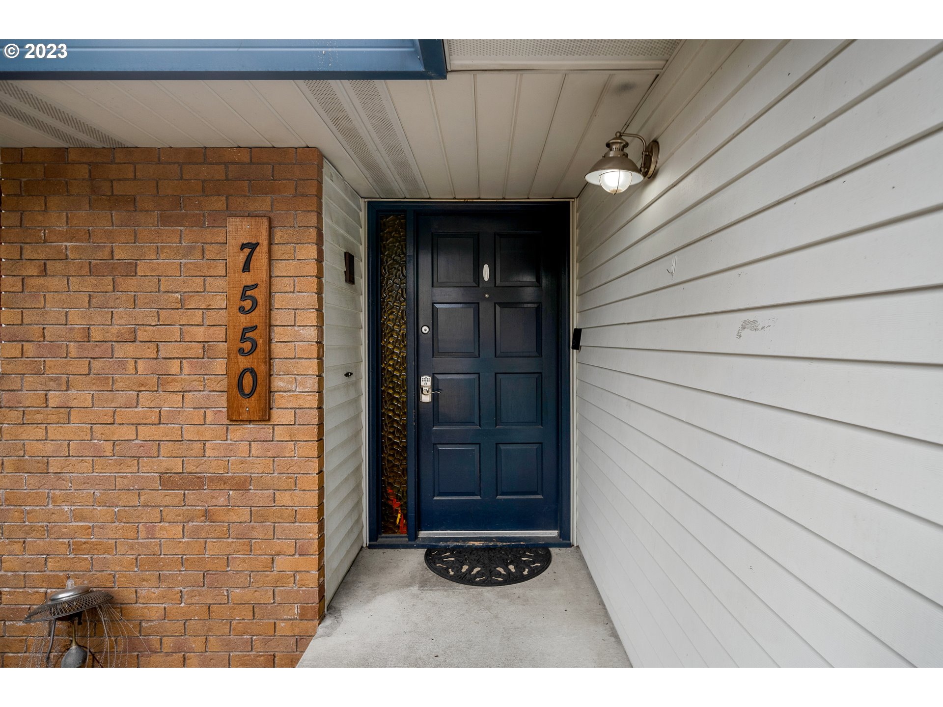 7550 Ridge Drive Gladstone, OR 97027 - Photo 3 of 30 Entrance/Foyer