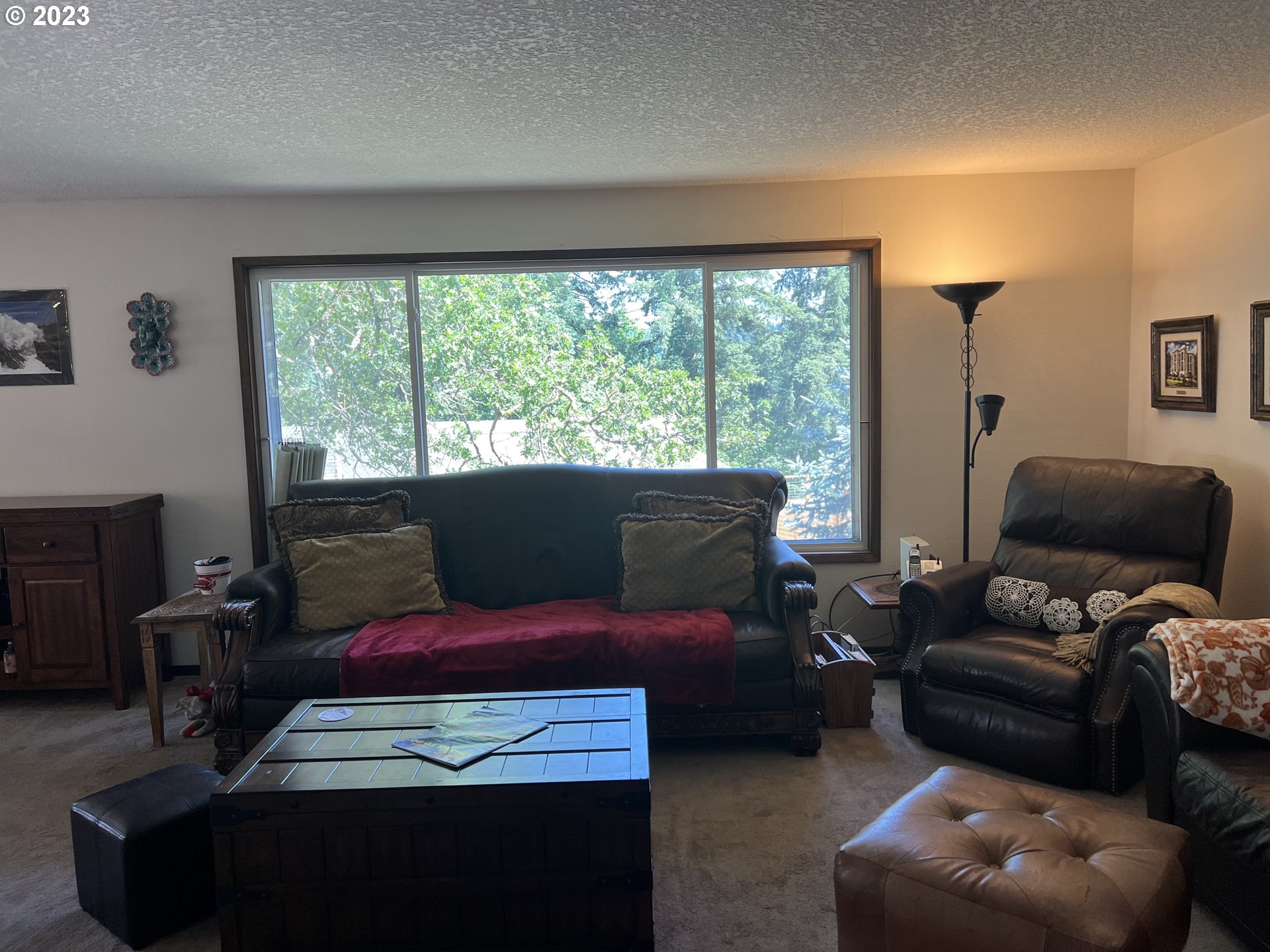 7550 Ridge Drive Gladstone, OR 97027 - Photo 8 of 30 Living Room