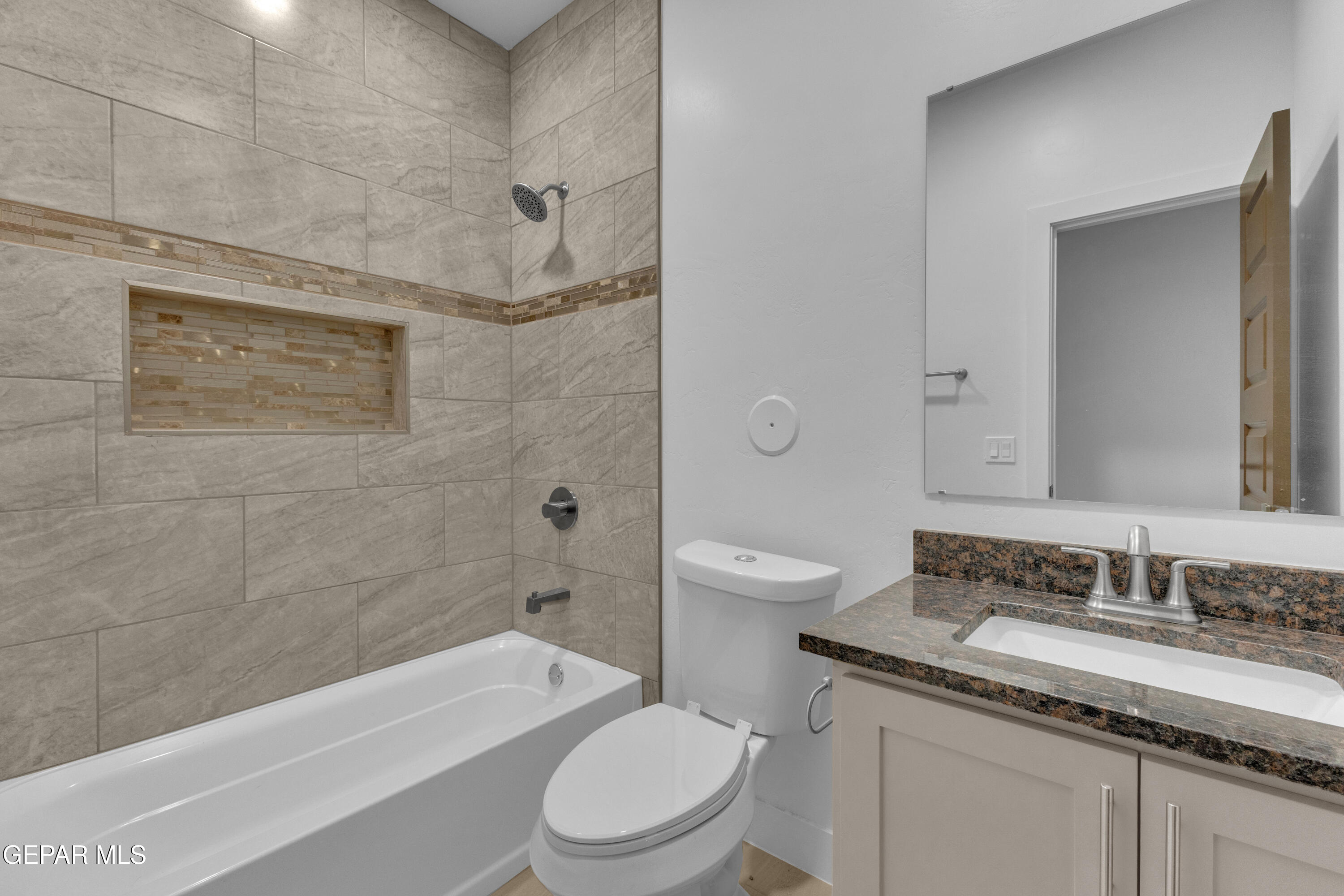 661 Oak Ridge Clint, TX 79836 - Photo 6 of 8 7 (1) (3)