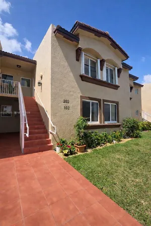 $2,500 | 15761 Southwest 137th Avenue, Unit 202, Miami, FL 33177