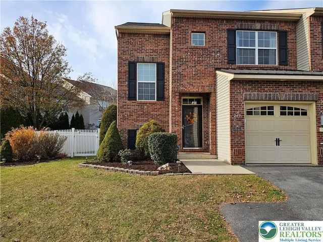 $2,950 | 247 Milkweed Drive, Allentown, PA 18104