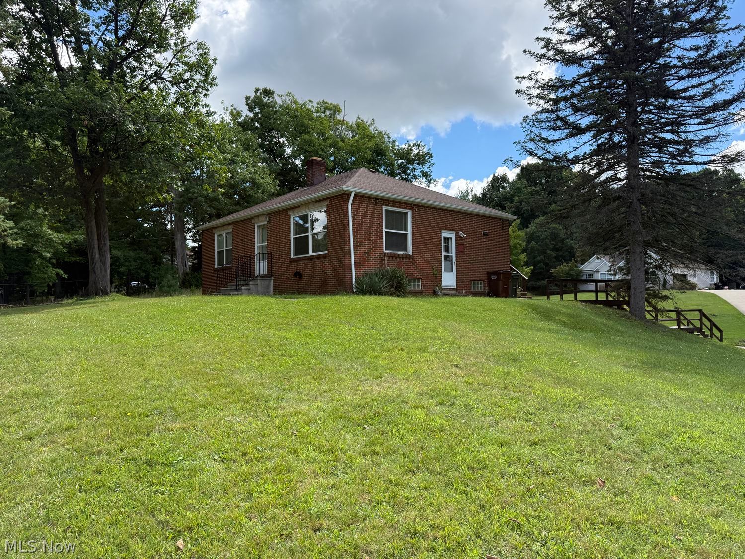 6311 West Pleasant Valley Road Parma, OH 44129 - Photo 2 of 14 Gallery Image 2
