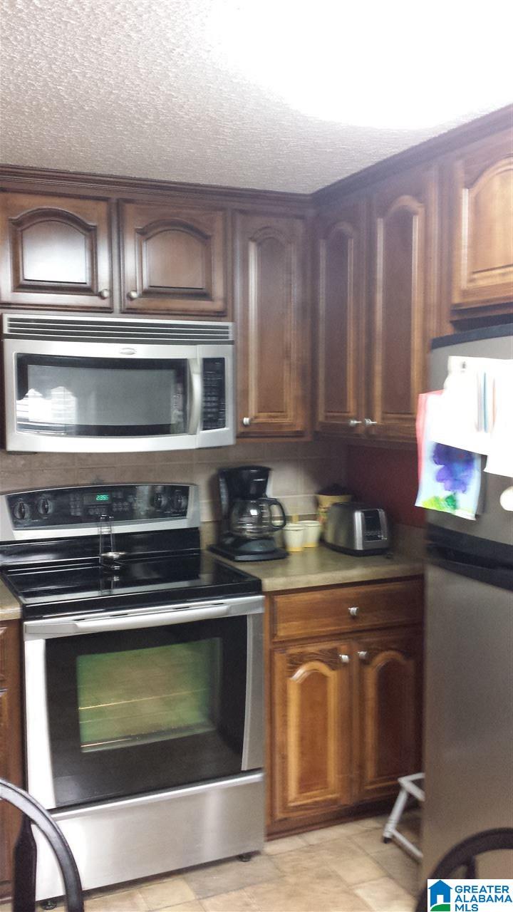 961 Oak Crest Road Birmingham, AL 35224 - Photo 3 of 12