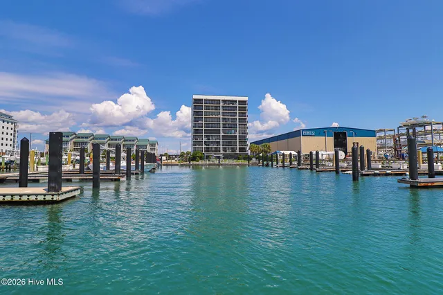 $675,000 | 211 Arendell Street, Unit 401 LEEWARD HARBOR, Morehead City, NC 28557