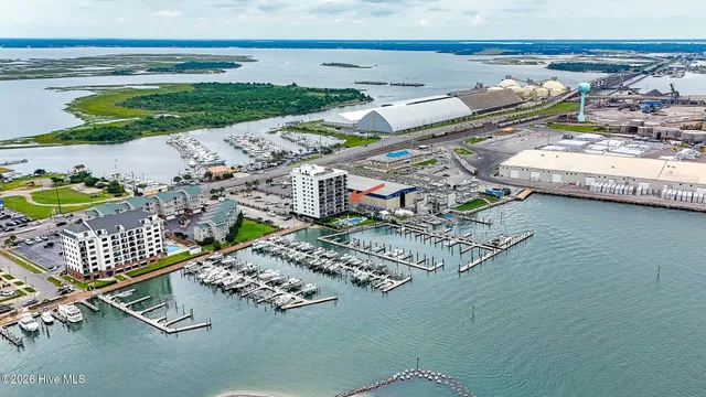 $675,000 | 211 Arendell Street, Unit 401 LEEWARD HARBOR, Morehead City, NC 28557