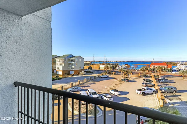 $675,000 | 211 Arendell Street, Unit 401 LEEWARD HARBOR, Morehead City, NC 28557