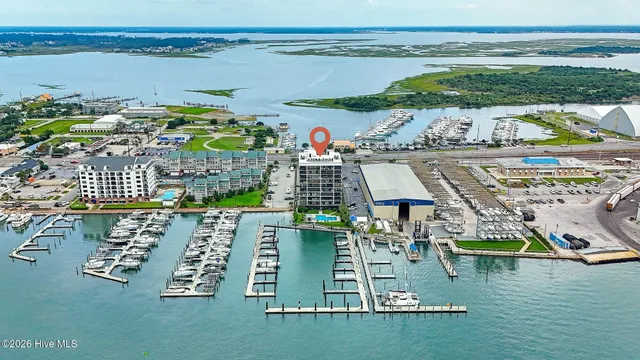 $675,000 | 211 Arendell Street, Unit 401 LEEWARD HARBOR, Morehead City, NC 28557