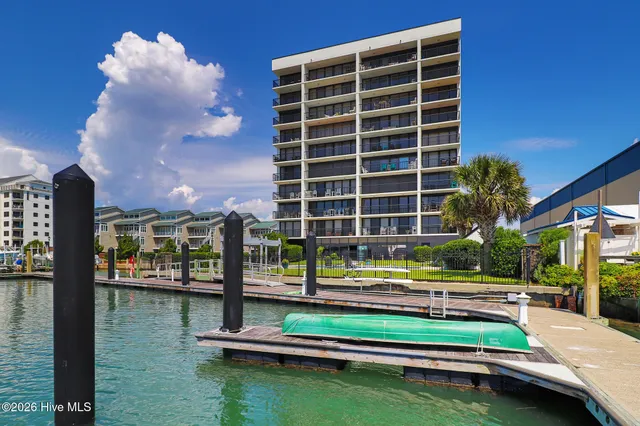 $675,000 | 211 Arendell Street, Unit 401 LEEWARD HARBOR, Morehead City, NC 28557