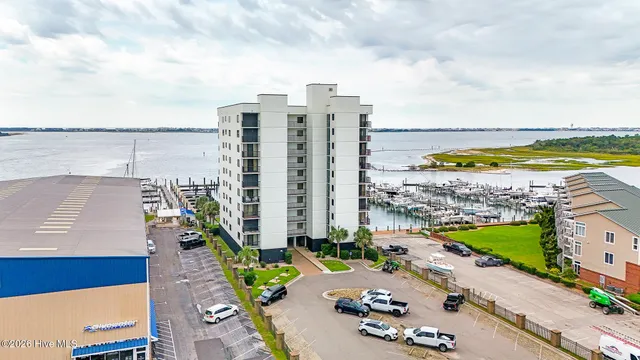 $675,000 | 211 Arendell Street, Unit 401 LEEWARD HARBOR, Morehead City, NC 28557