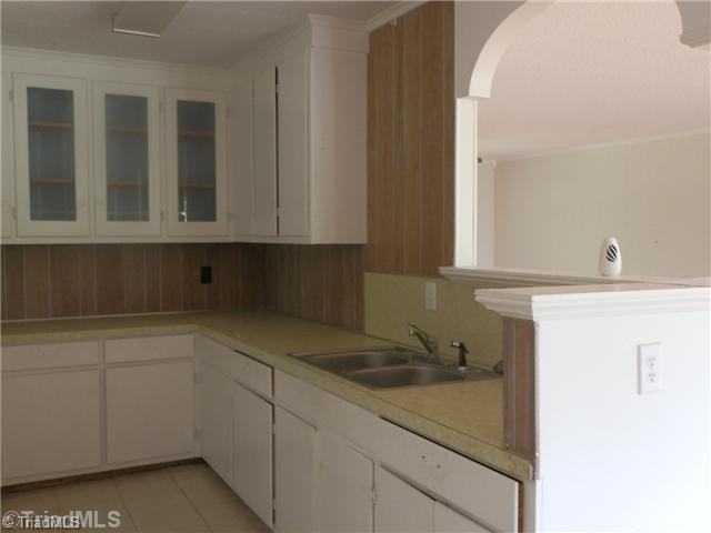 1046 Dogwood Road Denton, NC 27239 - Photo 5 of 11 Kitchen.