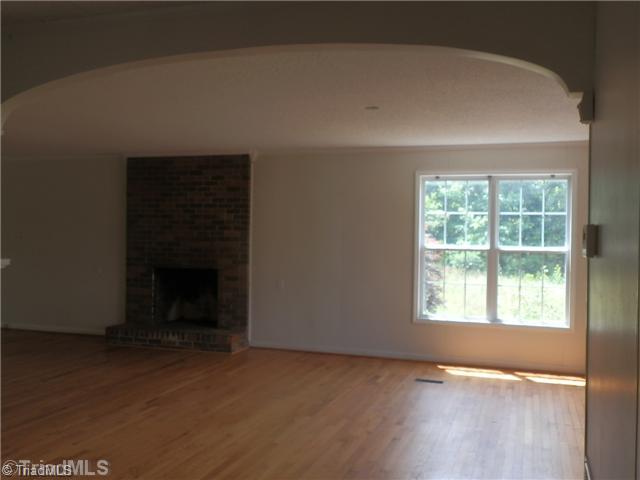 1046 Dogwood Road Denton, NC 27239 - Photo 9 of 11 Living Room.
