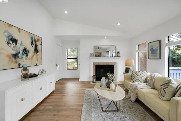 $663,999 | 7126 Cross Creek Circle, Unit D, Dublin, CA 94568