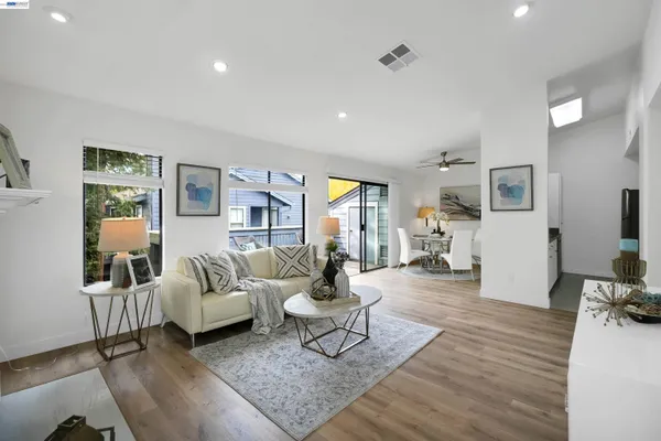 $663,999 | 7126 Cross Creek Circle, Unit D, Dublin, CA 94568