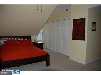10 Bells Mill Road Glenside, PA 19038 - Photo 4 of 12 Gallery Image 4