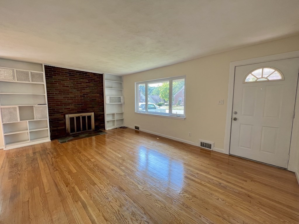 123 Appleton Street Springfield, MA 01108 - Photo 3 of 17