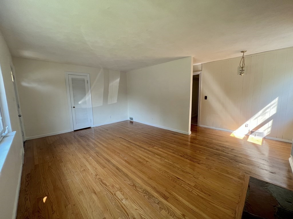 123 Appleton Street Springfield, MA 01108 - Photo 4 of 17