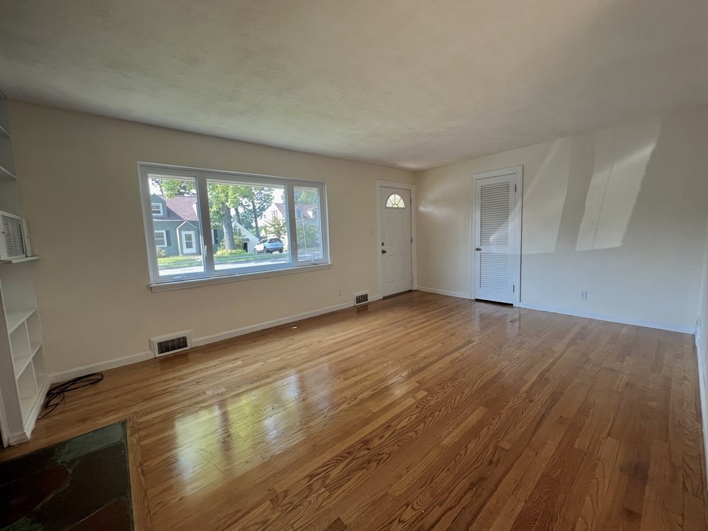 123 Appleton Street Springfield, MA 01108 - Photo 5 of 17