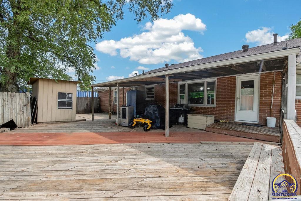 4945 Northwest Rochester Road Topeka, KS 66617 - Photo 29 of 33