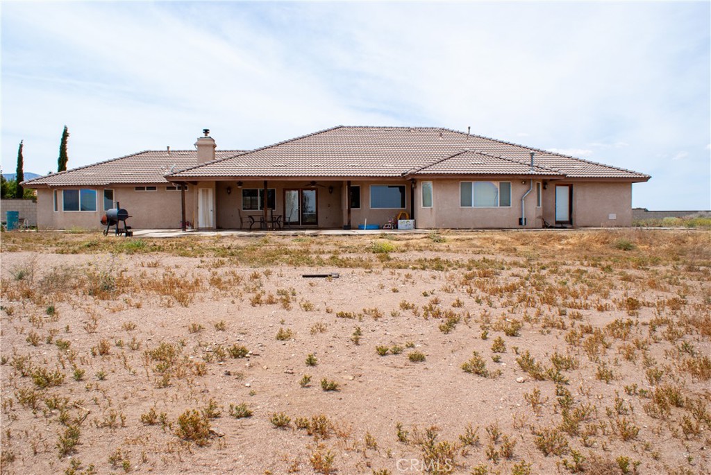 8465 Cedar Court Phelan, CA 92371 - Photo 14 of 51 a big house with the view of house