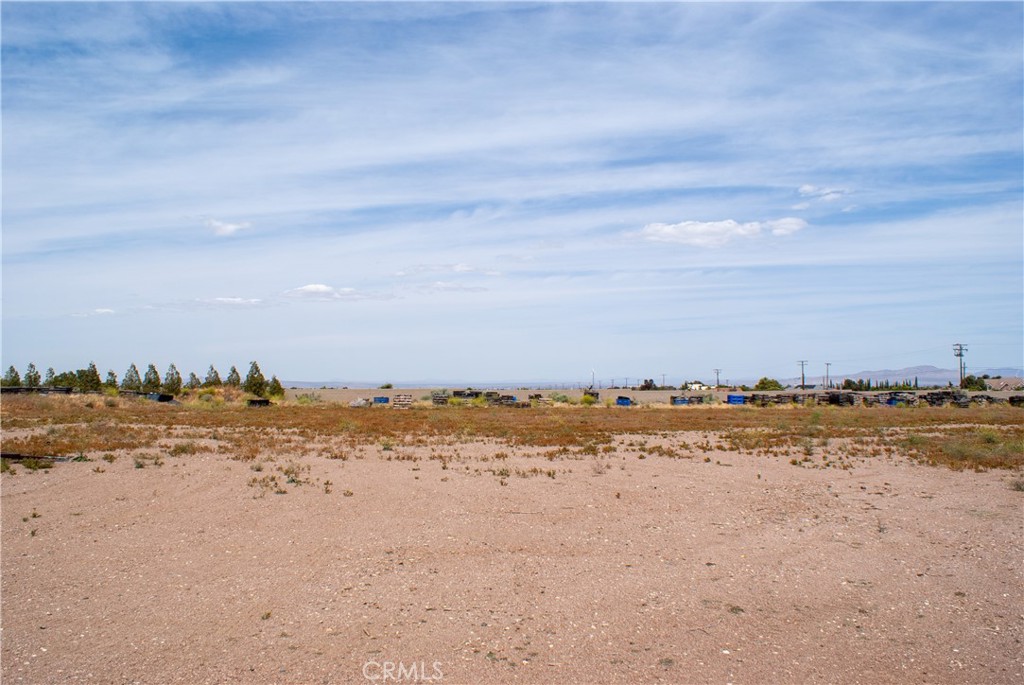 8465 Cedar Court Phelan, CA 92371 - Photo 10 of 51 a view of an ocean of beach and city