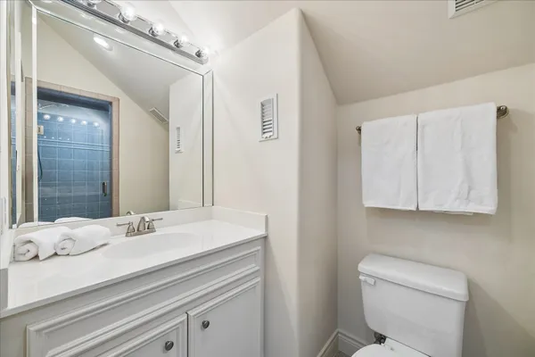 $750,000 | 1419 West Hilshire Park Drive, Houston, TX 77055
