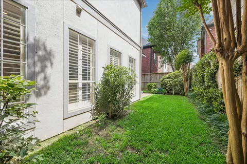 $750,000 | 1419 West Hilshire Park Drive, Houston, TX 77055