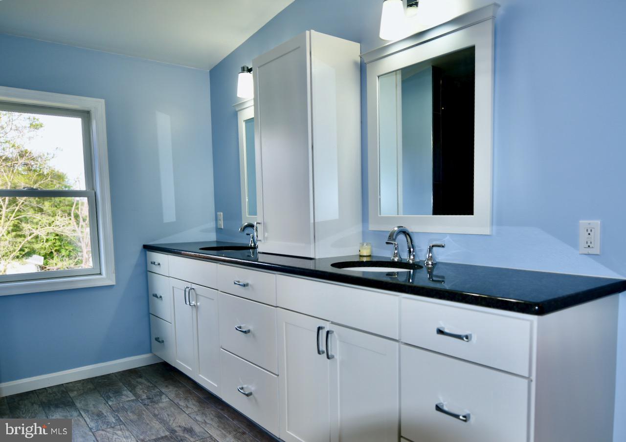 400 Pasadena Road Pasadena, MD 21122 - Photo 27 of 54 Master Bath
