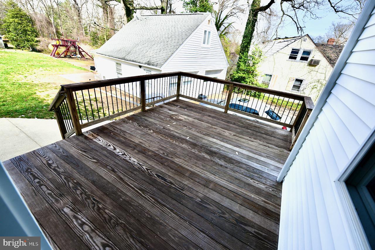 400 Pasadena Road Pasadena, MD 21122 - Photo 41 of 54 Side deck