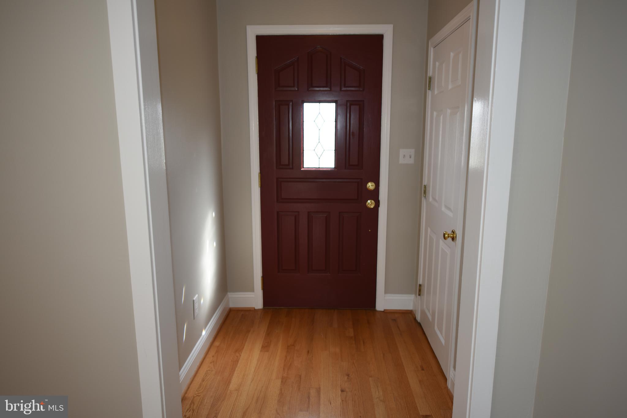 400 Pasadena Road Pasadena, MD 21122 - Photo 9 of 54 Front entryway
