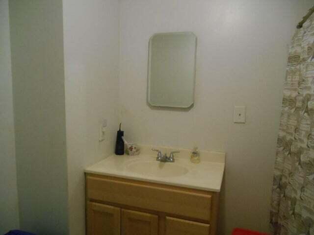 140 State Road, Unit 2 Newaygo, MI 49337 - Photo 12 of 23 140 Bath 1