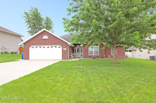 $279,900 | 135 Spring Avenue, Holts Summit, MO 65043