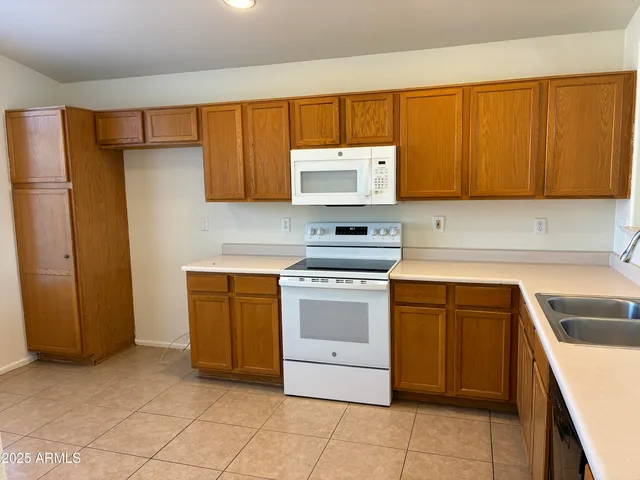 $1,750 | 10443 West Medlock Drive, Glendale, AZ 85307