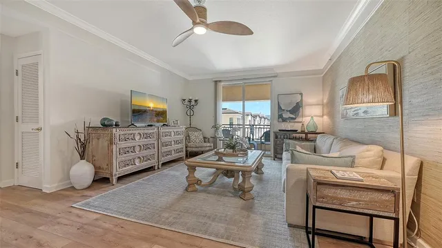 $2,850 | 750 North Tamiami Trail, Unit 304, Sarasota, FL 34236