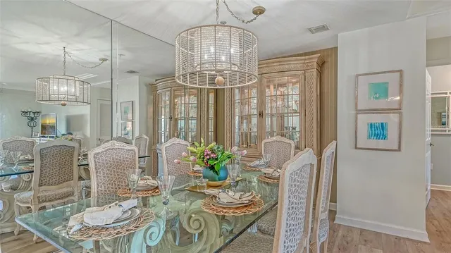 $2,850 | 750 North Tamiami Trail, Unit 304, Sarasota, FL 34236