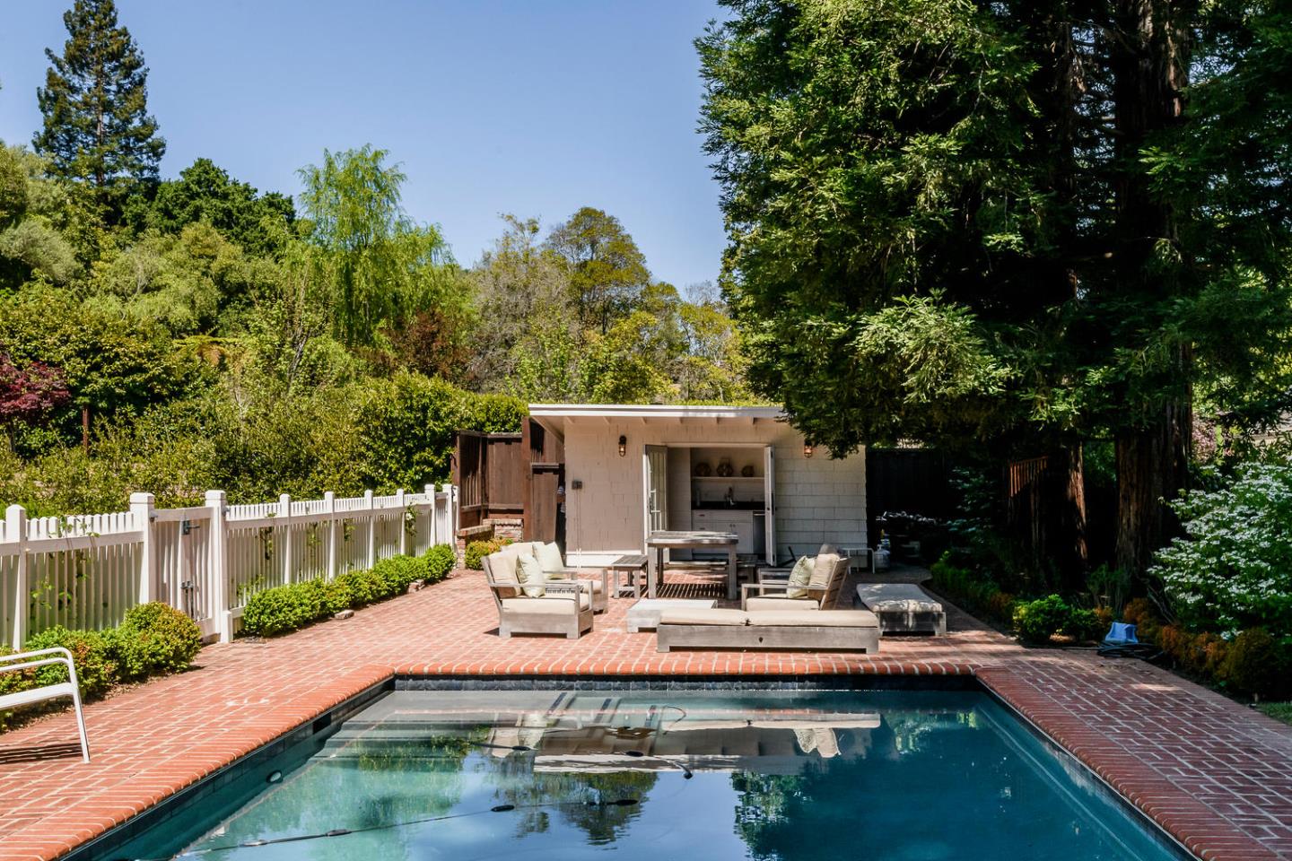 519 Roehampton Road Hillsborough, CA 94010 - Photo 11 of 66