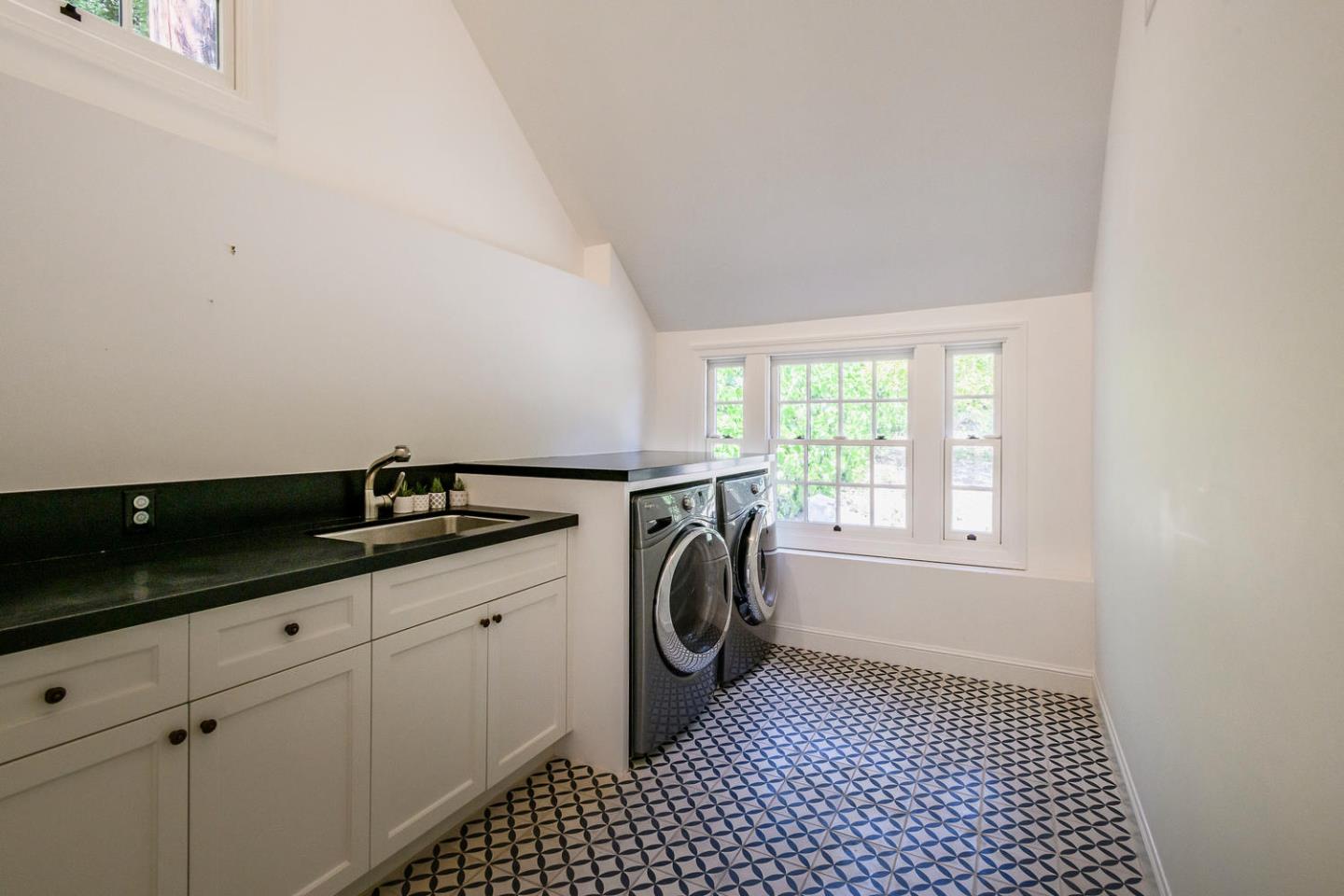 519 Roehampton Road Hillsborough, CA 94010 - Photo 26 of 66