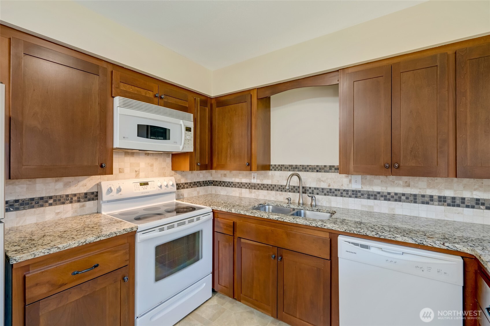 320 East Maple Street Arlington, WA 98223 - Photo 10 of 40