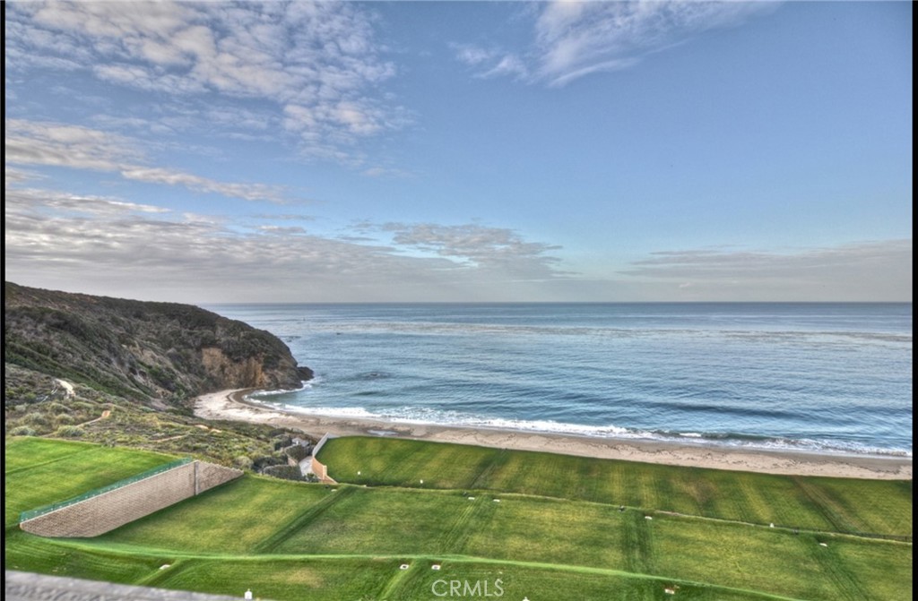 34122 Selva Road, Unit 275 Dana Point, CA 92629 - Photo 42 of 44 THE LOCAL BEACH BELOW, STRANDS BEACH AND STANDS POINT, AND THESE LOTS CURRENTLY BELOW THE CONDO ARE $20M HOMES
