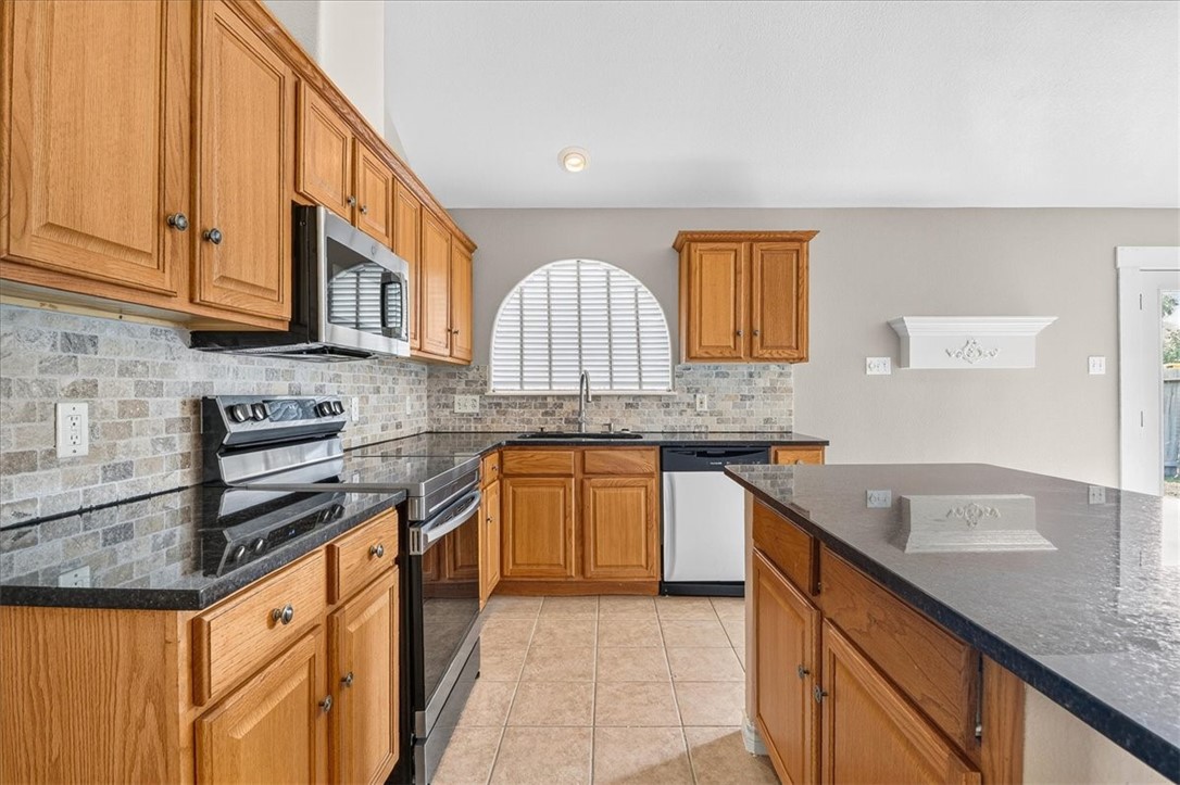 5114 Spring Brook Drive Corpus Christi, TX 78413 - Photo 8 of 37