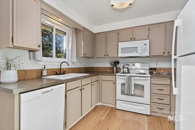 $368,000 | 8491 West Holbrook Court, Boise, ID 83704