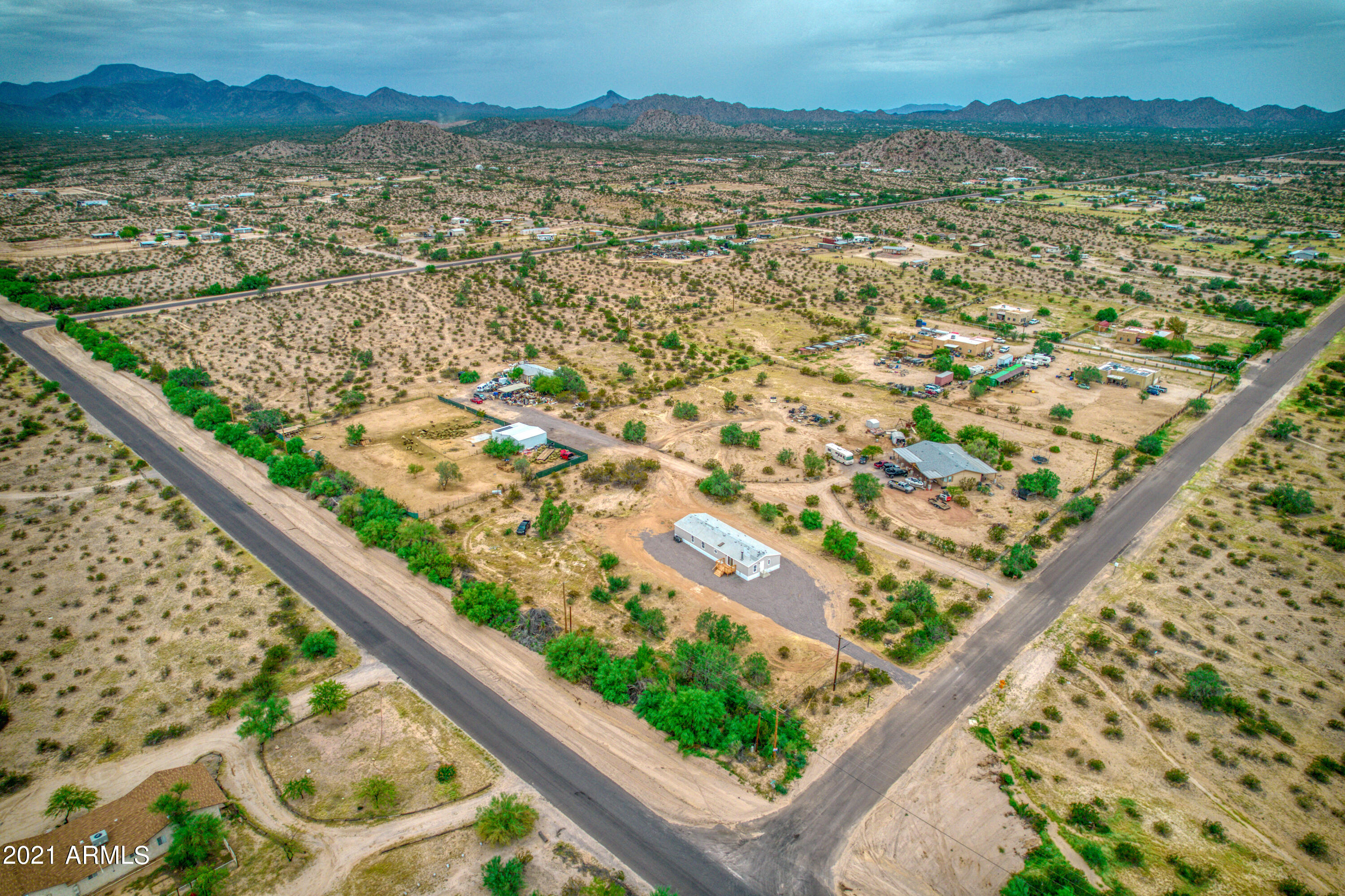 365 North Starview Road Maricopa, AZ 85139 - Photo 5 of 40 41