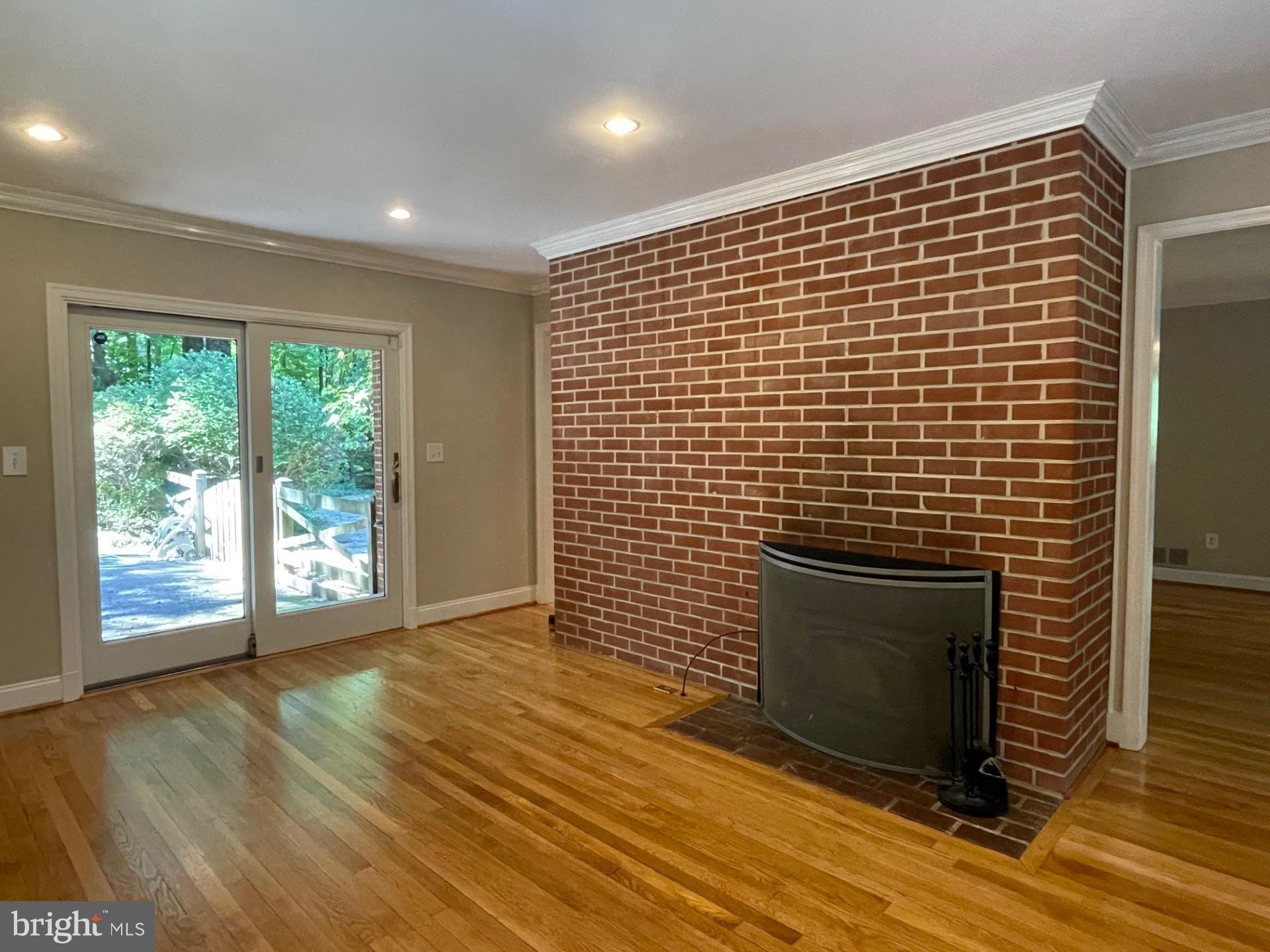 1100 Notley Road Silver Spring, MD 20904 - Photo 16 of 54 Family Room with access to covered porch